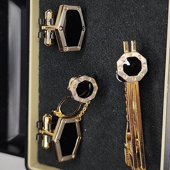 UNBRANDED CUFFLINKS SET OF 4 JAPAN MADE WITH BLACK ENAMEL - Picture 4 of 7